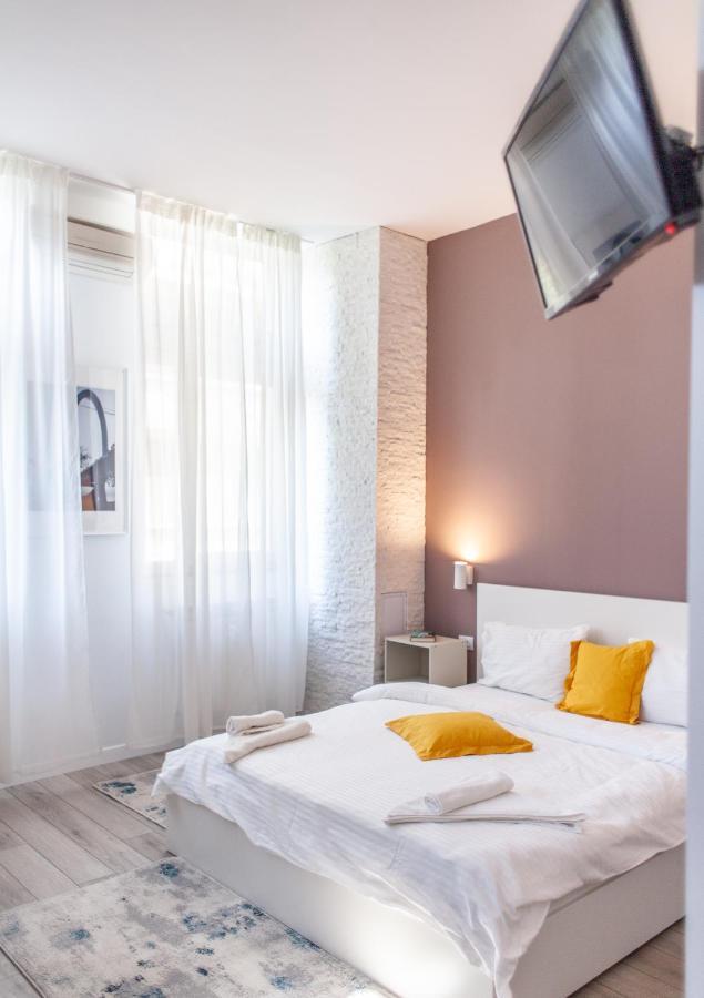 Modern Studio In The Heart Of Jászvásár Kültér fotó